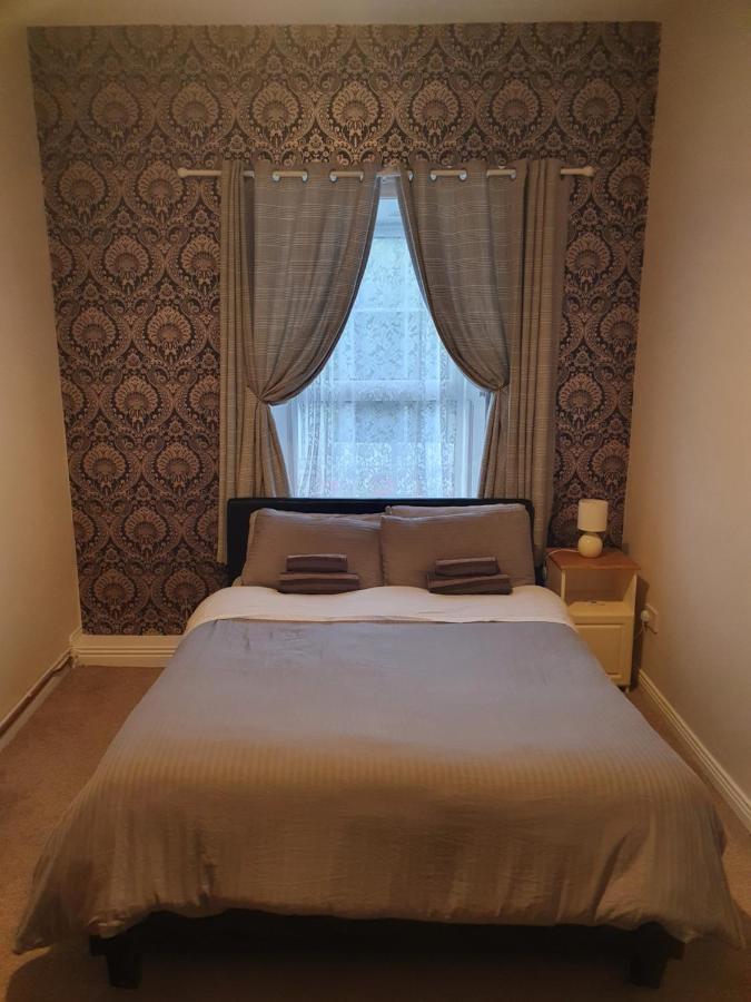 Gordon'S Guesthouse Loughrea Esterno foto